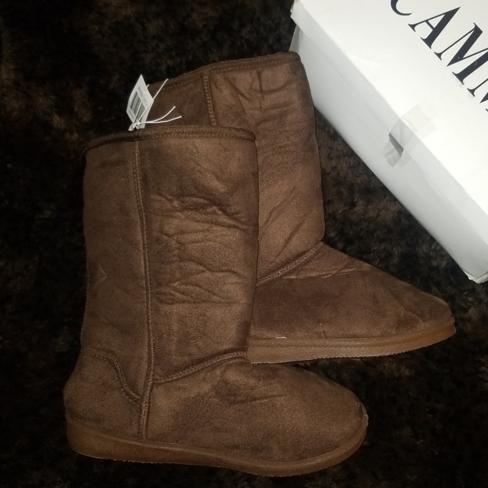Brown "Ugg" style boots